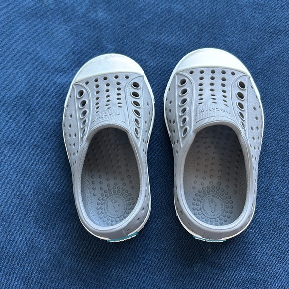 4c Native shoes - Picture 3 of 3